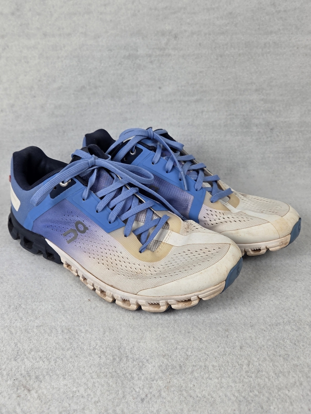 On Cloud Running Cloudflow 3.0 women’s sneakers. Marina Blue White colorway